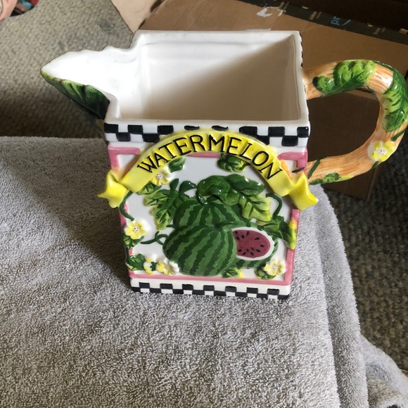 Planters - Picture 1 of 3